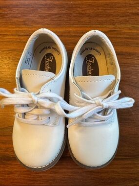 Footnotes size 7 1/2 like new white